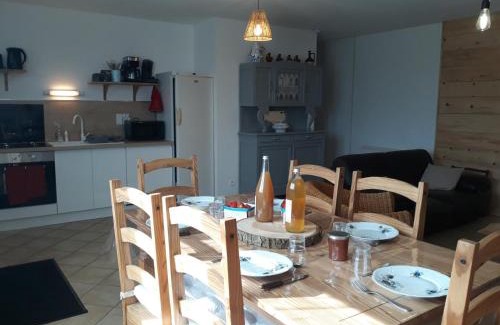Saint-Romain-en-Jarez Casa | Gîte avec jardin, jeux pour enfants et terrain de boules. Idéal pour rando et VTT! - FR-1-496-286