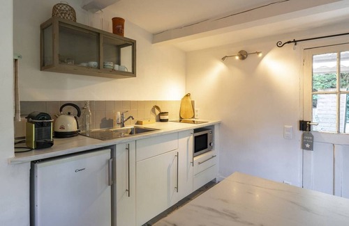 St.-Remy-de-Provence Cabaña | Gîte-BAMBOU-Baño Privado-Vista al Jardín