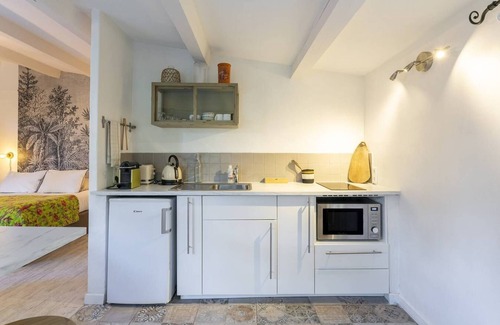 St.-Remy-de-Provence Cabaña | Gîte-BAMBOU-Baño Privado-Vista al Jardín
