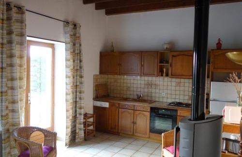Notre-Dame-de-Boisset Casa | Gîte campagnard avec poêle, jardin clos et WIFI - FR-1-496-113