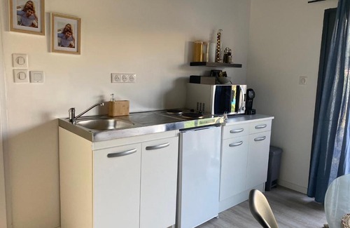 Le Mesnil-en-Vallee Casa | Gîte chaleureux avec jacuzzi