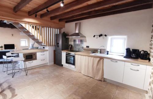 Bourbon-l'Archambault Casa | Gîte charmant à la campagne, idéal pour famille - accès handicapé, terrasse, BBQ, proche randonnées - FR-1-489-535