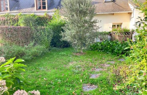 Montbazon Casa | Gîte charmant à Montbazon avec terrasse, jardin et parking - FR-1-381-599