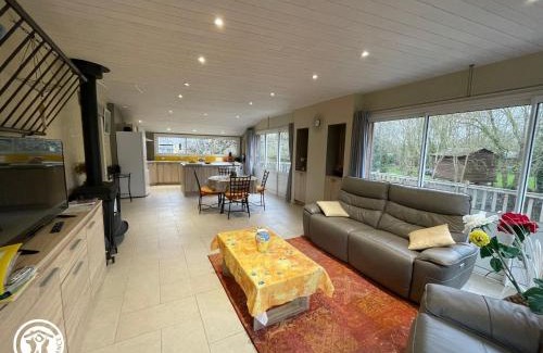 Damvix Casa | Gîte charmant au bord de l'eau avec canoës, terrasse et jardin à Damvix, au cœur du Marais Poitevin. - FR-1-426-354