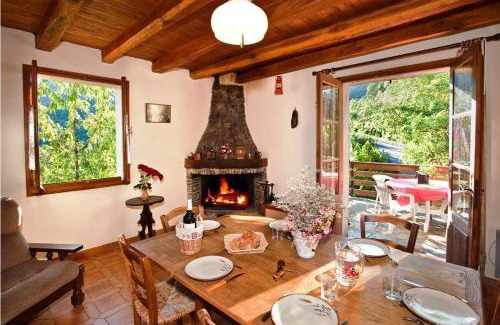 Saint-Andre-de-Lancize Casa | Gîte Clévacances 2 clés 4/6 personnes