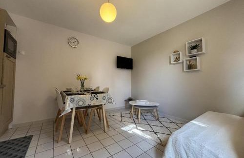 Contigny Casa | Gîte confort au cœur de l'Allier : randonnées, canoë, pêche, vignoble, terrasse, tout inclus - FR-1-489-512