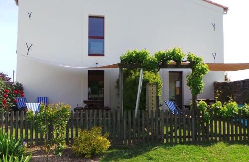 Chateau-Thebaud Casa | Gîte confortable au cœur des vignes avec terrasse, vélos, WiFi et équipements bébé à 17 km de Nantes - FR-1-306-808