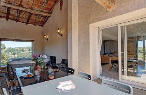 Chevrieres Casa | Gîte confortable pour 12 avec jardin privé et spa en Auvergne-Rhône-Alpes - FR-1-496-354