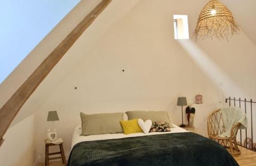 Louplande Casa | Gîte cosy à la ferme près du Mans - Jardin, Terrasse, Poêle à bois, et Sérénité Rurale - FR-1-410-269