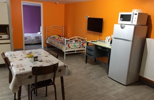Ville-au-Val Casa | Gîte cosy à Ville-au-Val, proche Nancy et Metz, randonnées, 1 chambre, parking et terrain privé. - FR-1-584-111