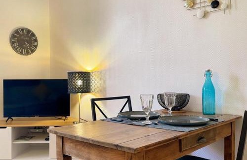Saint-Claude-de-Diray Casa | Gîte cosy avec terrasse privative, parking et WiFi - FR-1-491-443