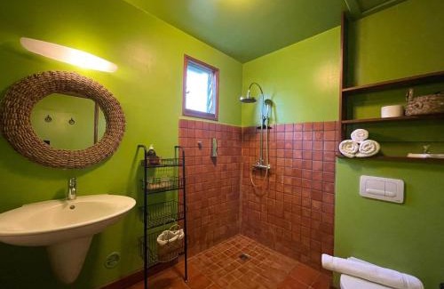 Sainte-Rose Casa | Gîte cosy pour 2 à Sainte-Rose, jardin créole - FR-1-786-43