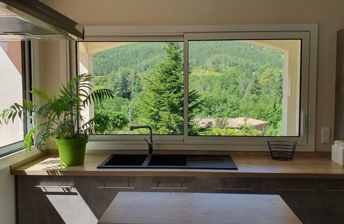Antugnac Casa | Gîte de 80m² au Cœur de Collines Verdoyantes , Préservé du Monde