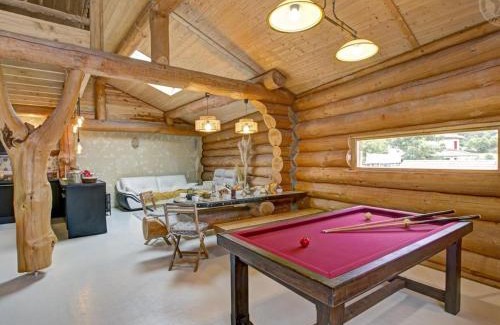 Saint-Jean-Soleymieux Casa | Gîte de charme avec poêle à bois, billard et terrasse dans les Monts du Forez - FR-1-496-313
