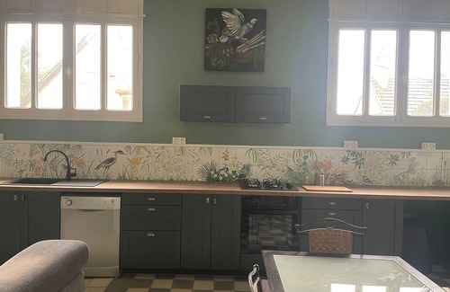 Le-Petit-Pressigny Casa | Gîte de Charme, Gîte de Lancienne Mairie Avec Atelier Dartiste