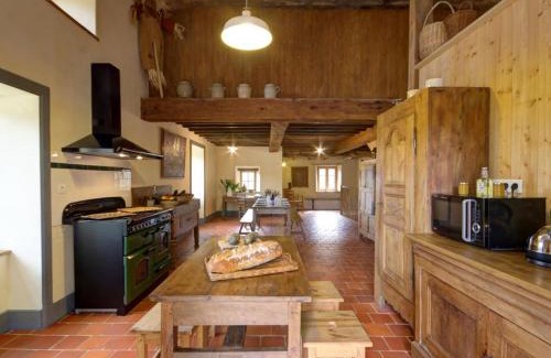 Saint-Just-la-Pendue Casa | Gîte de charme avec spa, sauna et jardin pour 12 personnes - FR-1-496-54