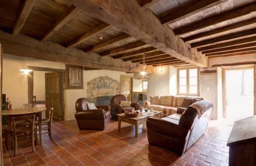 Saint-Just-la-Pendue Casa | Gîte de charme avec spa, sauna et jardin pour 12 personnes - FR-1-496-54