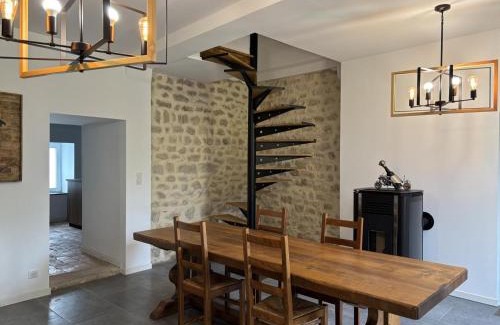 Souvigny Casa | Gîte de Charme à Souvigny, Jardin Privatif, Animaux Bienvenus - FR-1-489-581