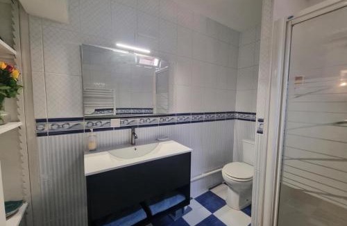 Saint-Galmier Casa | Gîte de charme avec terrasse, jardin et jeux - tout inclus, lits faits, linge fourni à Saint-Galmier - FR-1-496-300