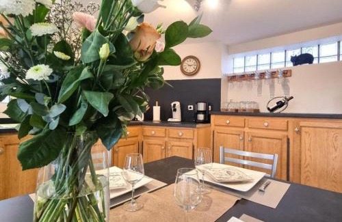 Montbrison Casa | Gîte de charme avec spa, sauna et jardin privatif à Montbrison - FR-1-496-309
