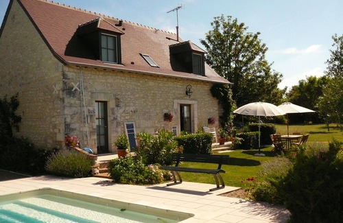 Varennes Cabaña | Encantadora casa de campo en Touraine con piscina climatizada, vista panorámica para 5 personas.