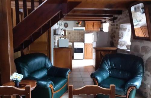 Saint-Cirgues-la-Loutre Apartamento | Gîte de France à Saint-Cirgues-la-Loutre 3 épis - Gîte de France 2 personnes MAE-0054