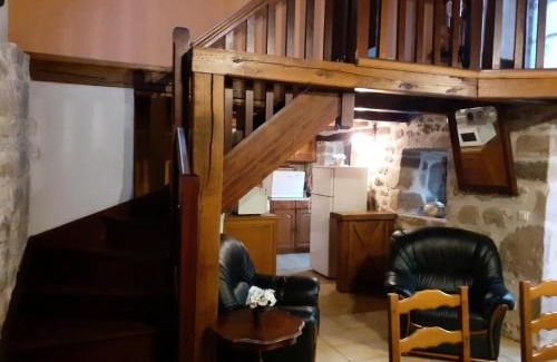 Saint-Cirgues-la-Loutre Apartamento | Gîte de France à Saint-Cirgues-la-Loutre 3 épis - Gîte de France 2 personnes MAE-0054
