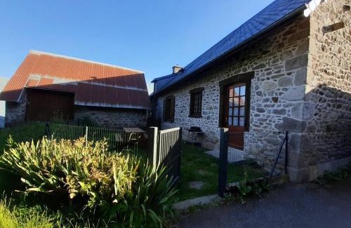 Lamaziere-Haute Apartamento | Gîte de France à Lamazière-Haute 2 épis - Gîte de France 5 personnes MAE-9934