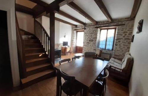Lamaziere-Haute Apartamento | Gîte de France à Lamazière-Haute 2 épis - Gîte de France 5 personnes MAE-9934