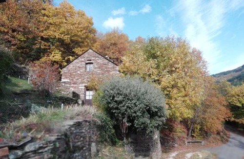 Saint-Frezal-de-Ventalon Casa | Gîte de la foun del pous