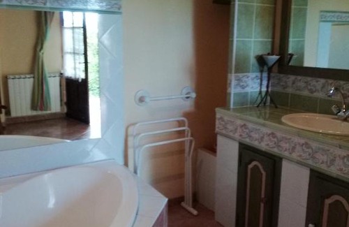 Saint-Frezal-de-Ventalon Casa | Gîte de la foun del pous
