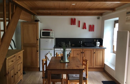 Jassat Casa | Gîte de la rivière casa independiente 2 personas en MUROL