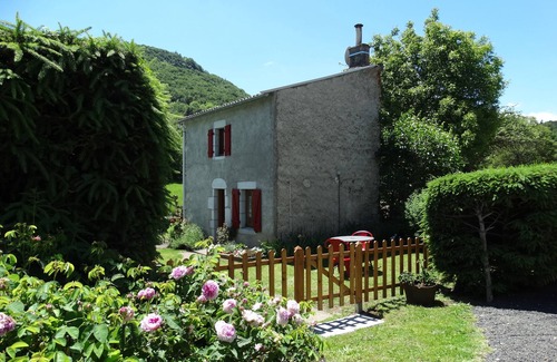 Jassat Casa | Gîte de la rivière casa independiente 2 personas en MUROL