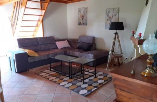 Saint-Clement-de-Regnat Casa | Gîte des Billaudes