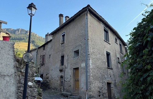 Fraissinet-de-Fourques Casa | Gîte du vieux four 1 to 4 people in Fraissinet de Fourques.