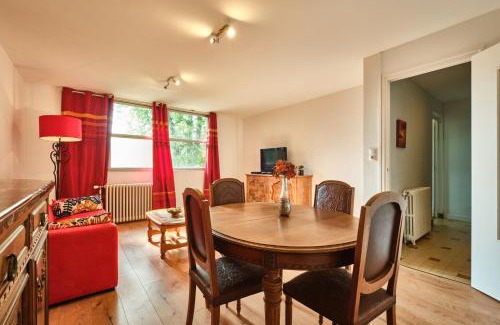 Saint-Geoire-en-Valdaine Apartamento | Gîte du Château St Geoire Véronique