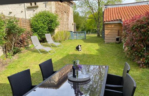 Foussais-Payre Casa | Gîte du Rossignol à 5 minutes du Château de la Citardière et à 14 minutes du Château de Bourneau