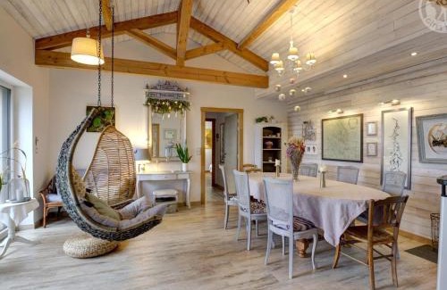 Champoly Casa | Gîte en bois avec piscine naturelle, 3 chambres avec terrasses privatives - FR-1-496-258