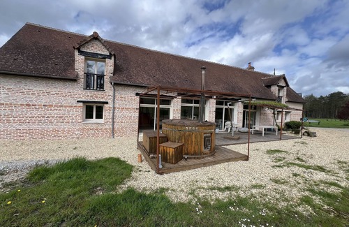 Chaumont-sur-Tharonne Casa | Gîte Enchanté~ Château~bain Nordique-sauna