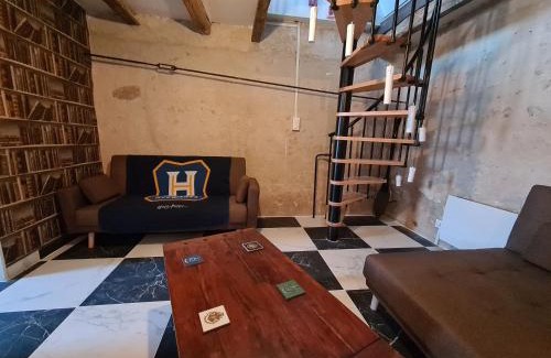 Chitray Casa | Gîte enchanteur avec déco sorciers, piscine, proche forêt et chemins de randonnée, idéal pour familles - FR-1-591-383