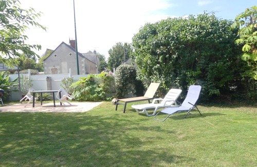 Noyant-la-Plaine Casa | Gîte Entre La Maine et La Loire, pets welcome.