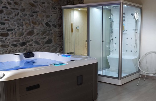 Dognen Otro | Gîte et SPA du Château 15 Personnes