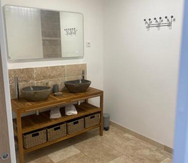Fresnicourt-le-Dolmen Casa | Gîte et Spa L' Echappee Feerique