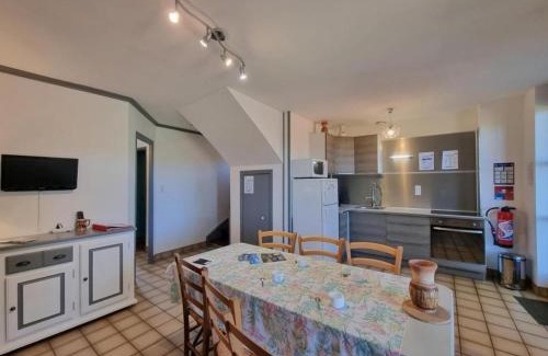 Saint-Andre-dʼApchon Casa | Gîte familial avec dortoir, proche parc à St-André-d'Apchon - FR-1-496-365