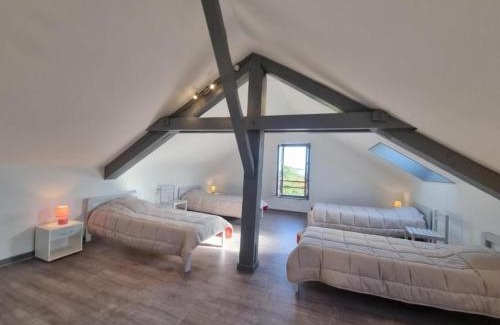 Saint-Andre-dʼApchon Casa | Gîte familial avec dortoir, proche parc à St-André-d'Apchon - FR-1-496-365