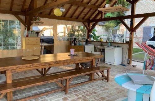 Faverolles Casa | Gîte familial avec piscine chauffée, terrain de sport et proximité ZooParc de Beauval et Valençay - FR-1-591-567