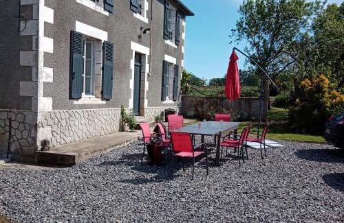 Tilly Casa | Gîte familial rénové avec piscine, jardin de 1 hectare et vélos à disposition, situé en pleine campagne - FR-1-591-579