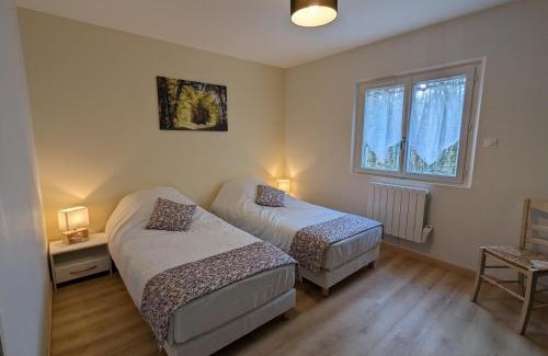 Puyreaux Casa | Gîte Familial Rénové en Pleine Nature avec Jardin, Terrasse et Activités de Plein Air - FR-1-653-227