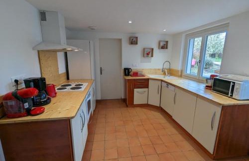 Puyreaux Casa | Gîte Familial Rénové en Pleine Nature avec Jardin, Terrasse et Activités de Plein Air - FR-1-653-227