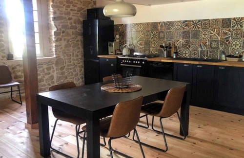 Lapenne Apartamento | Gîte Figuier | Domaine du Cammazet | Gîtes & Lodges | Pool | Comfort | Nature